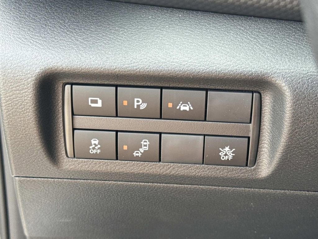Certified 2025 Nissan Kicks Play S FWD image 30