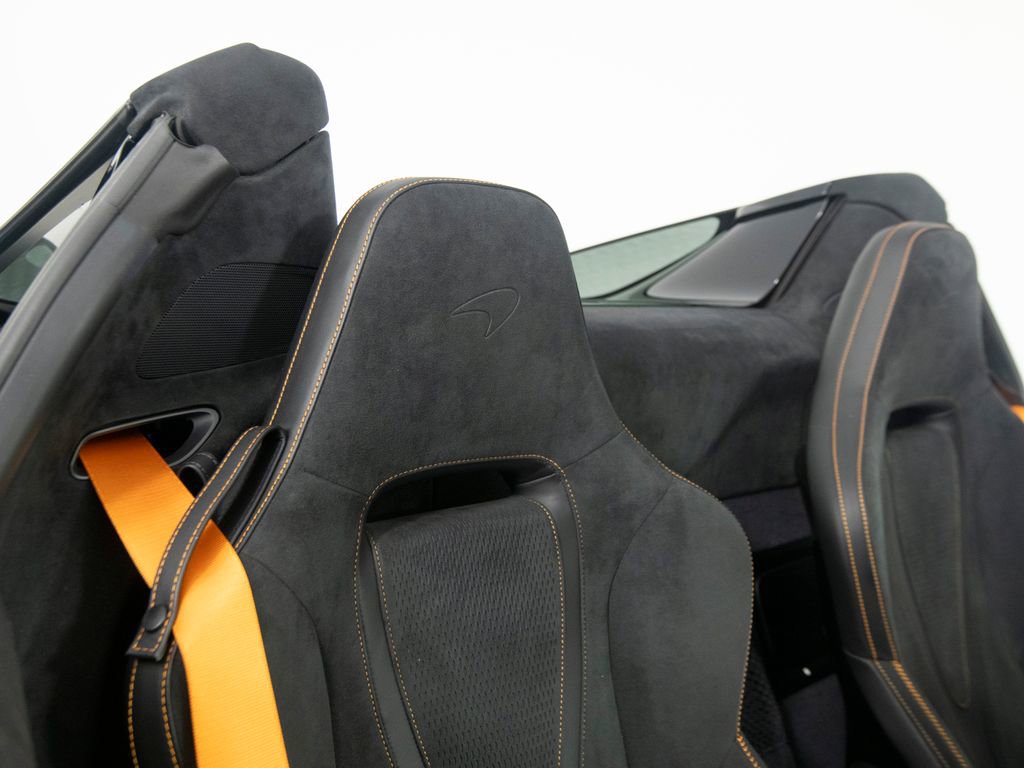 Used 2024 McLaren 750S Spider RWD image 38