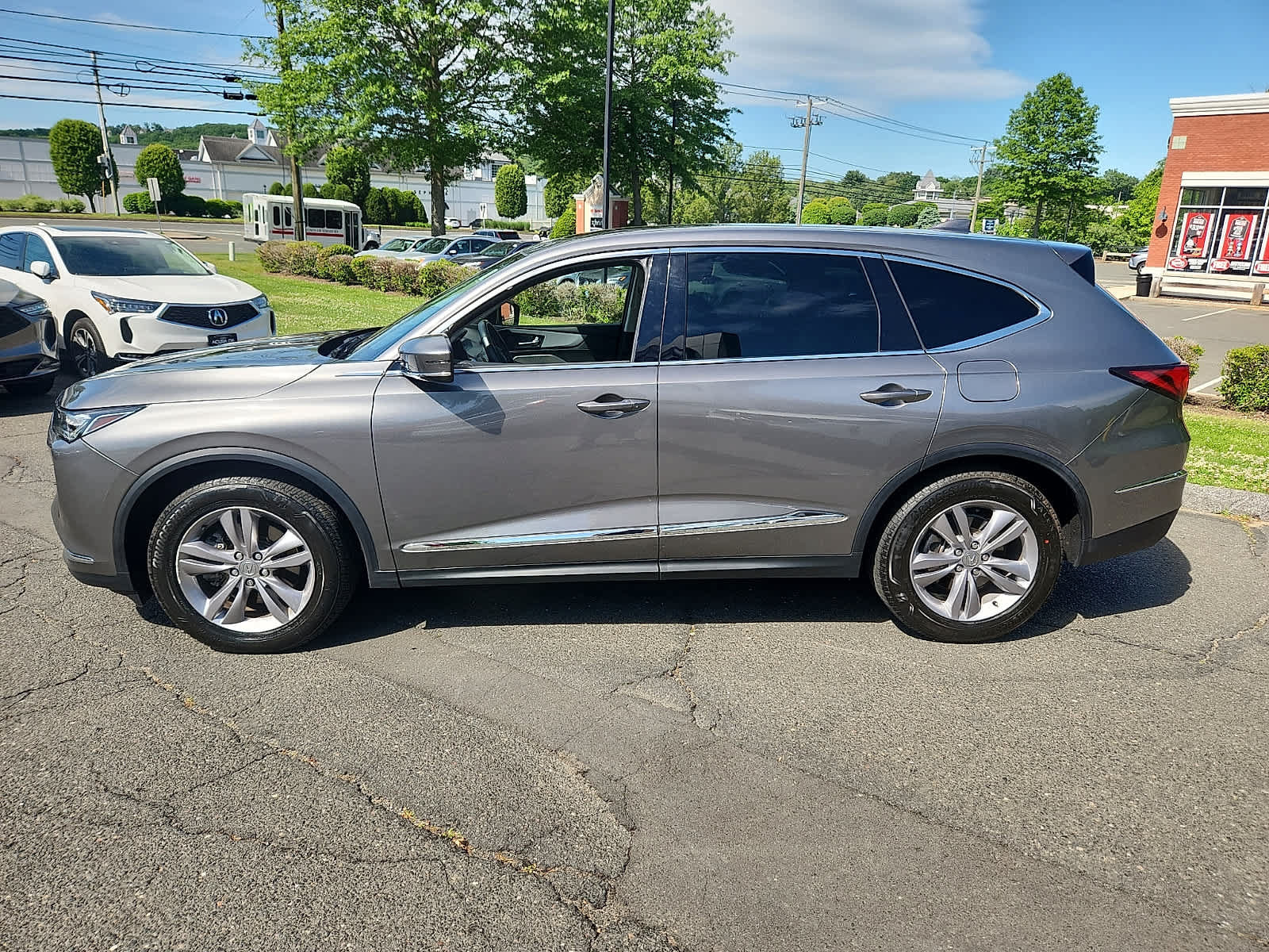Used 2023 Acura MDX SH-AWD image 8