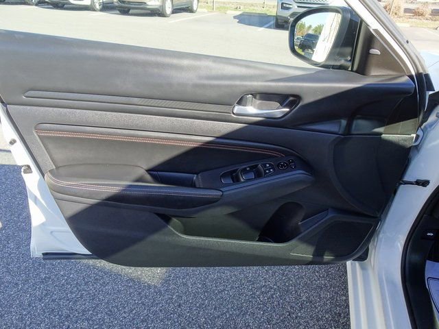 Used 2022 Nissan Altima 2.0 SR image 11