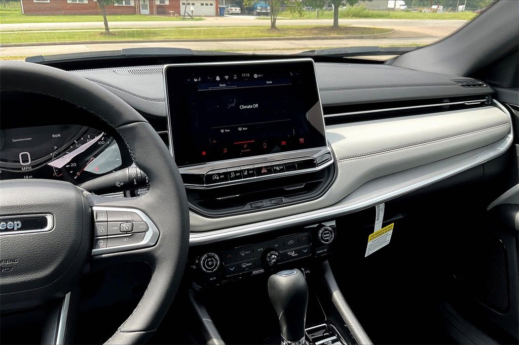 New 2025 Jeep Compass Limited image 7