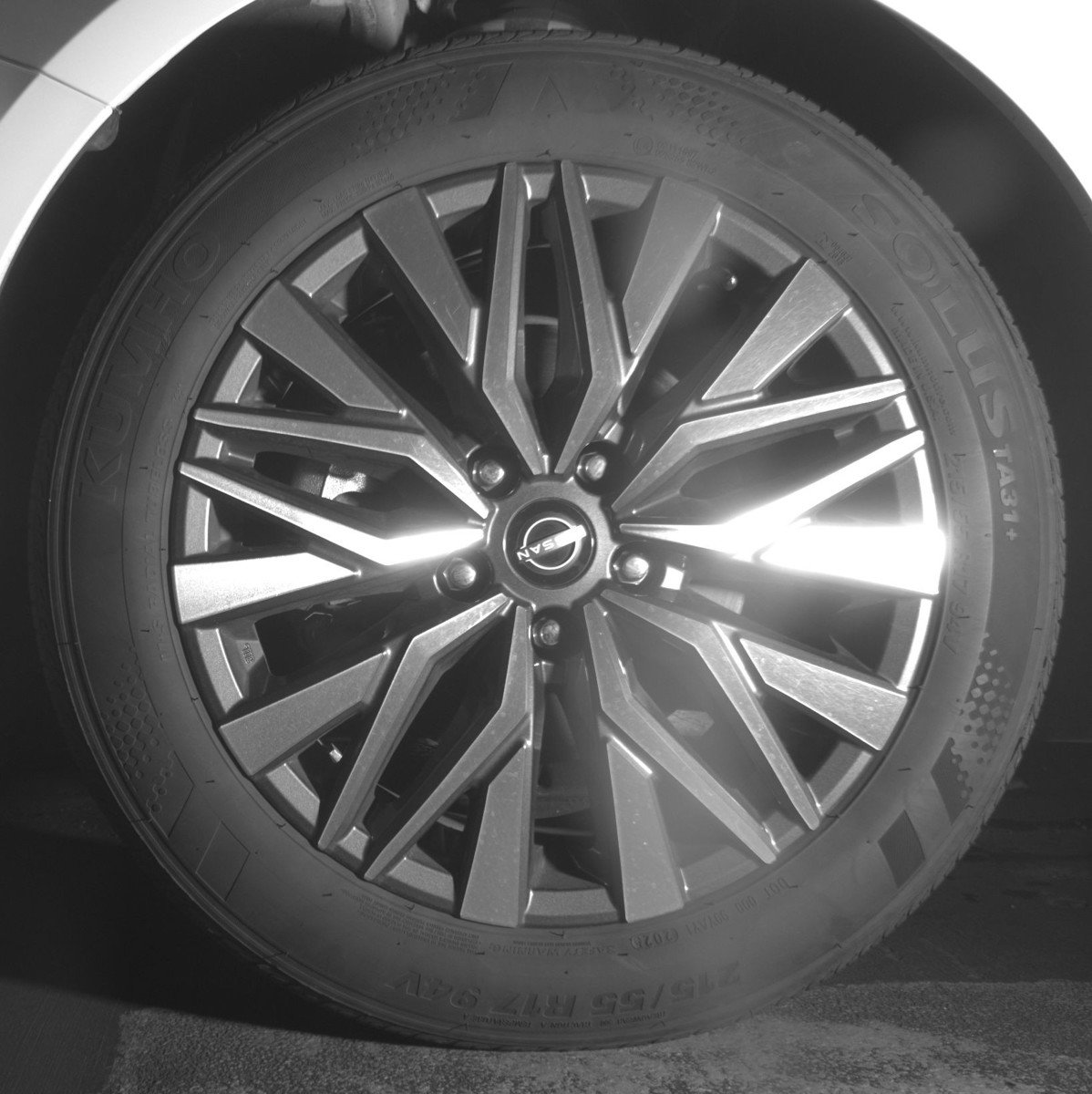 Used 2025 Nissan Altima 2.5 SV FWD image 12