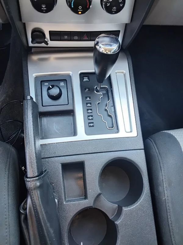 Used 2007 Dodge Nitro SLT image 11