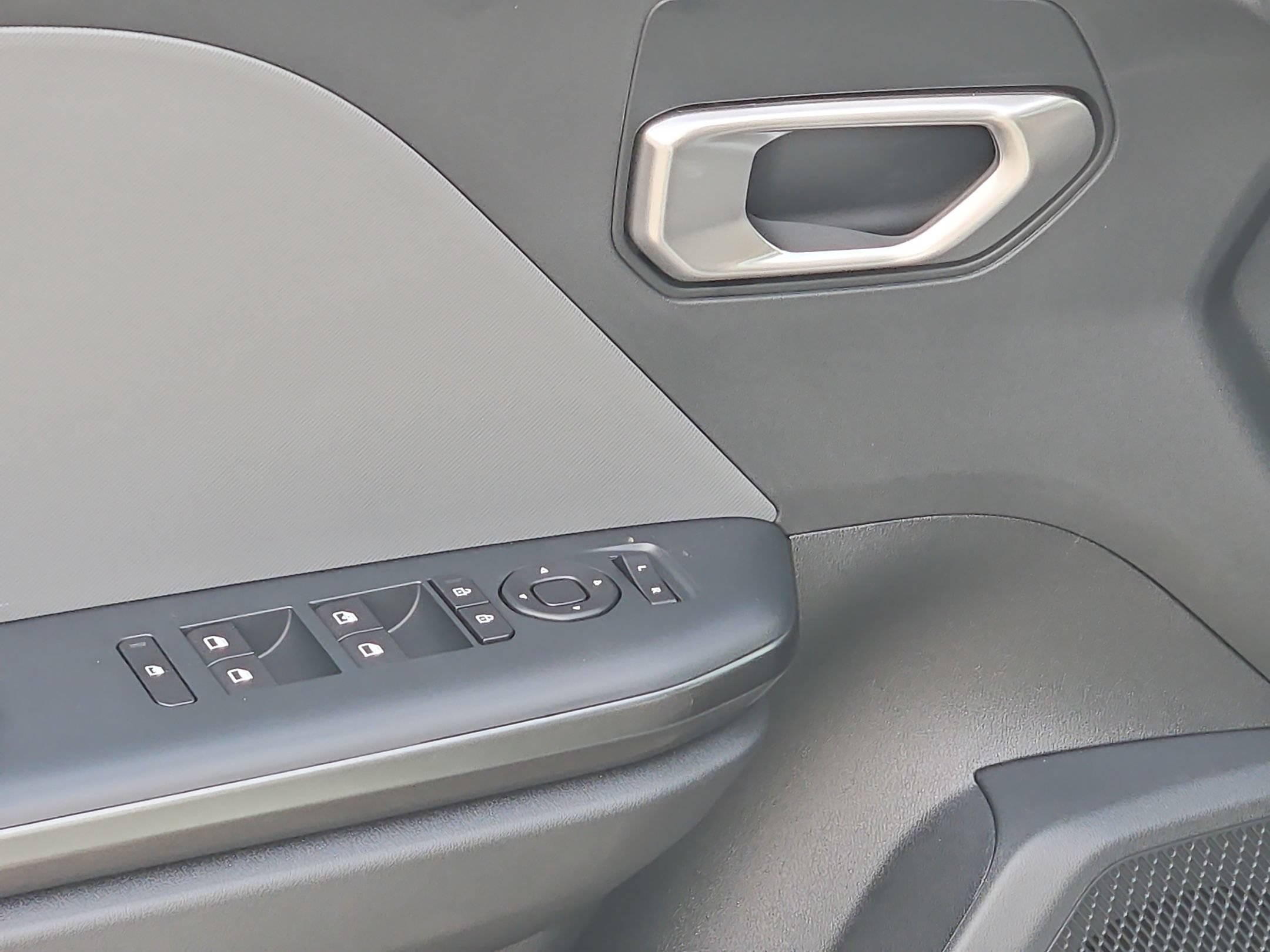 New 2026 Kia K4 FWD image 16