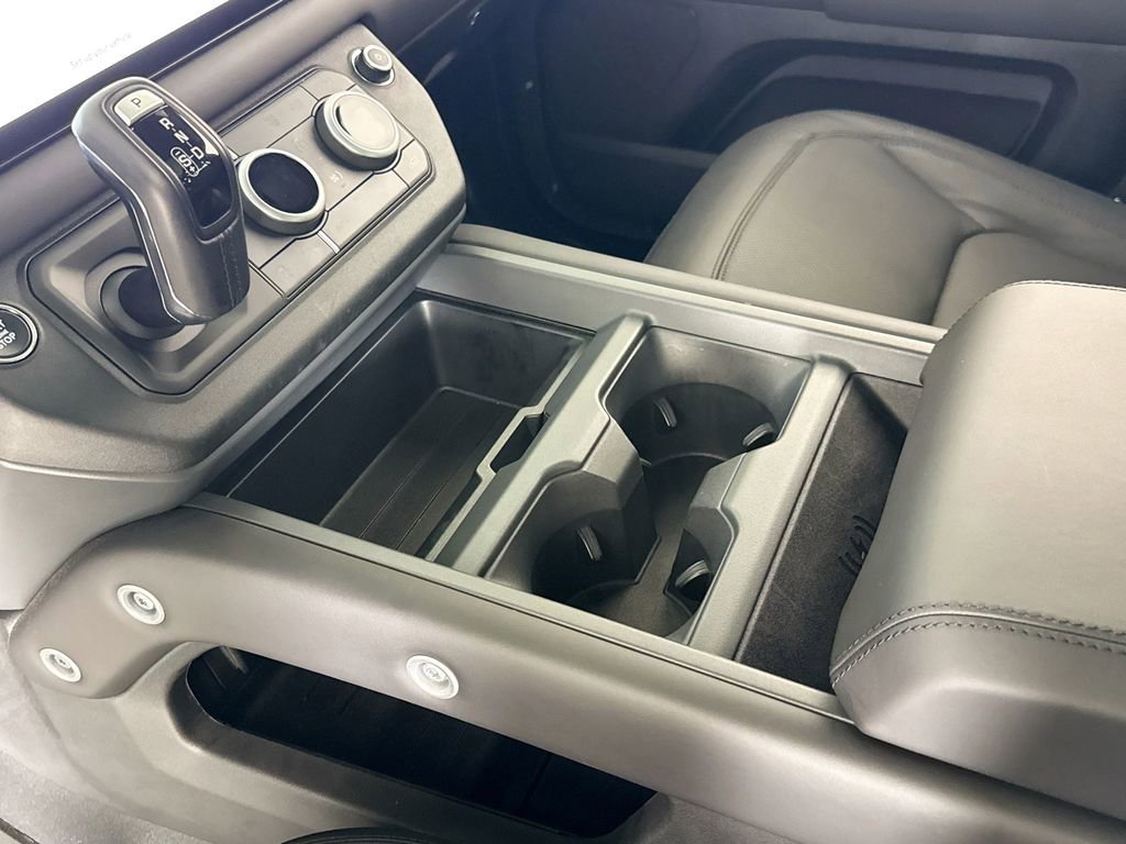 Used 2025 Land Rover Defender 110 S image 21