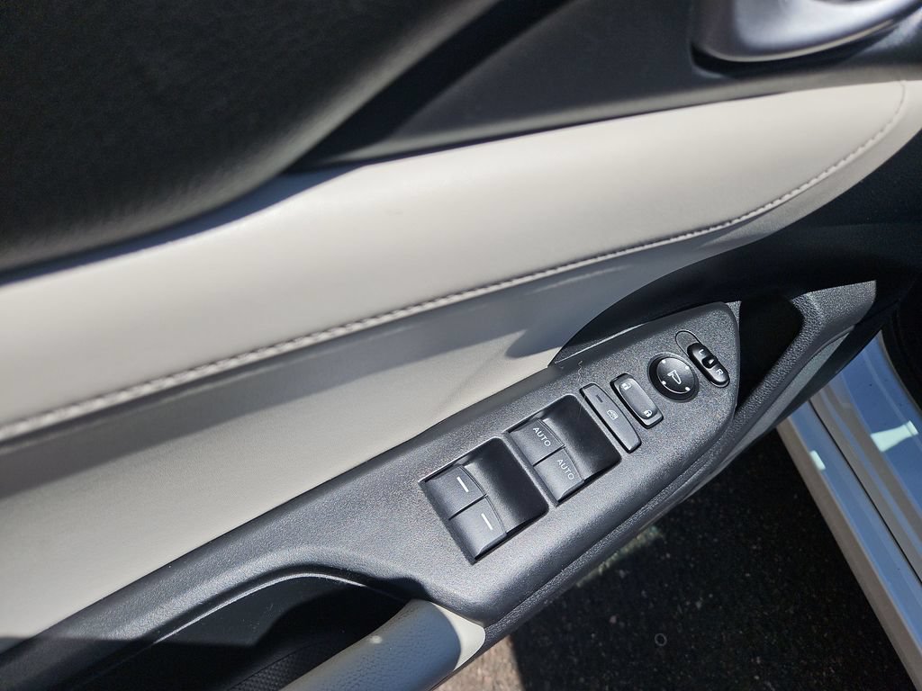 Used 2020 Honda Insight Touring image 11