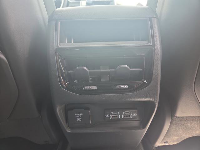 New 2025 Jeep Grand Cherokee Altitude image 34