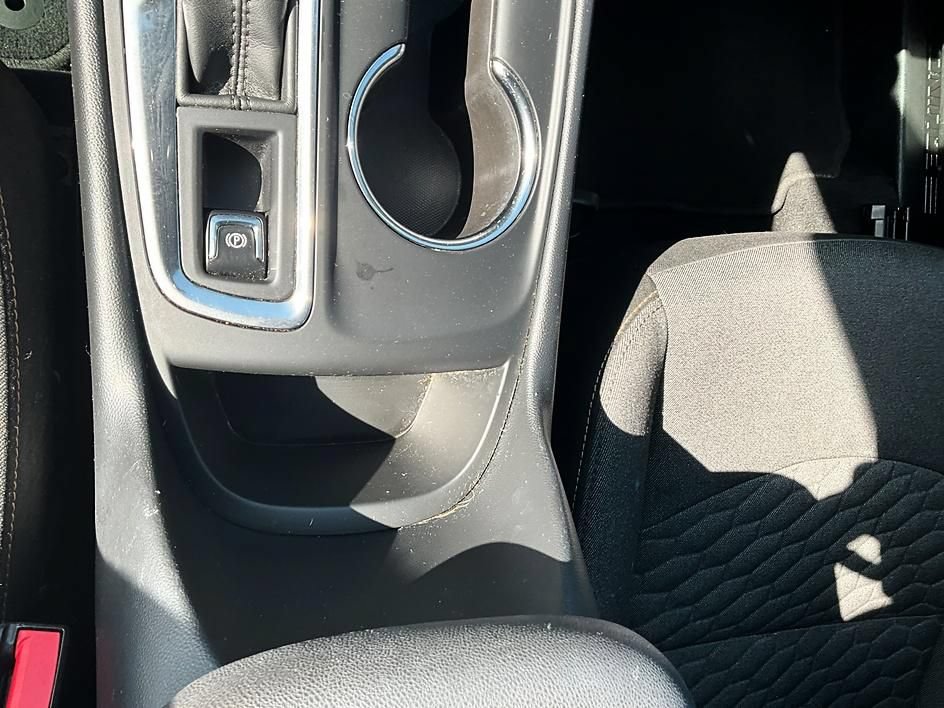 Used 2018 Chevrolet Equinox LT AWD/4WD image 25