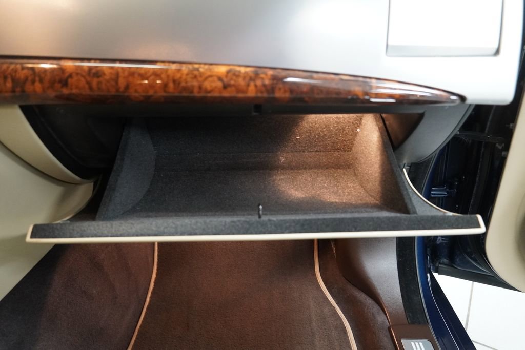 Used 2012 Jaguar XF Portfolio image 29