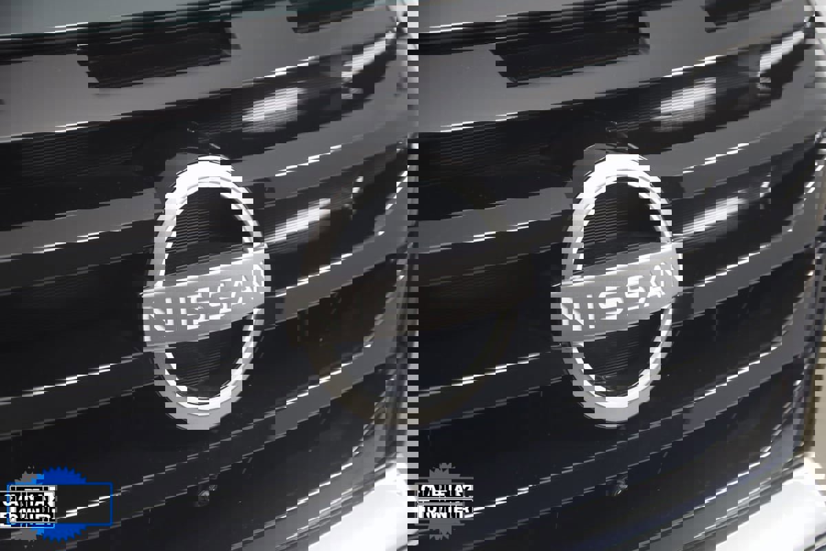 Used 2024 Nissan Pathfinder Platinum w/ Cargo Package image 18