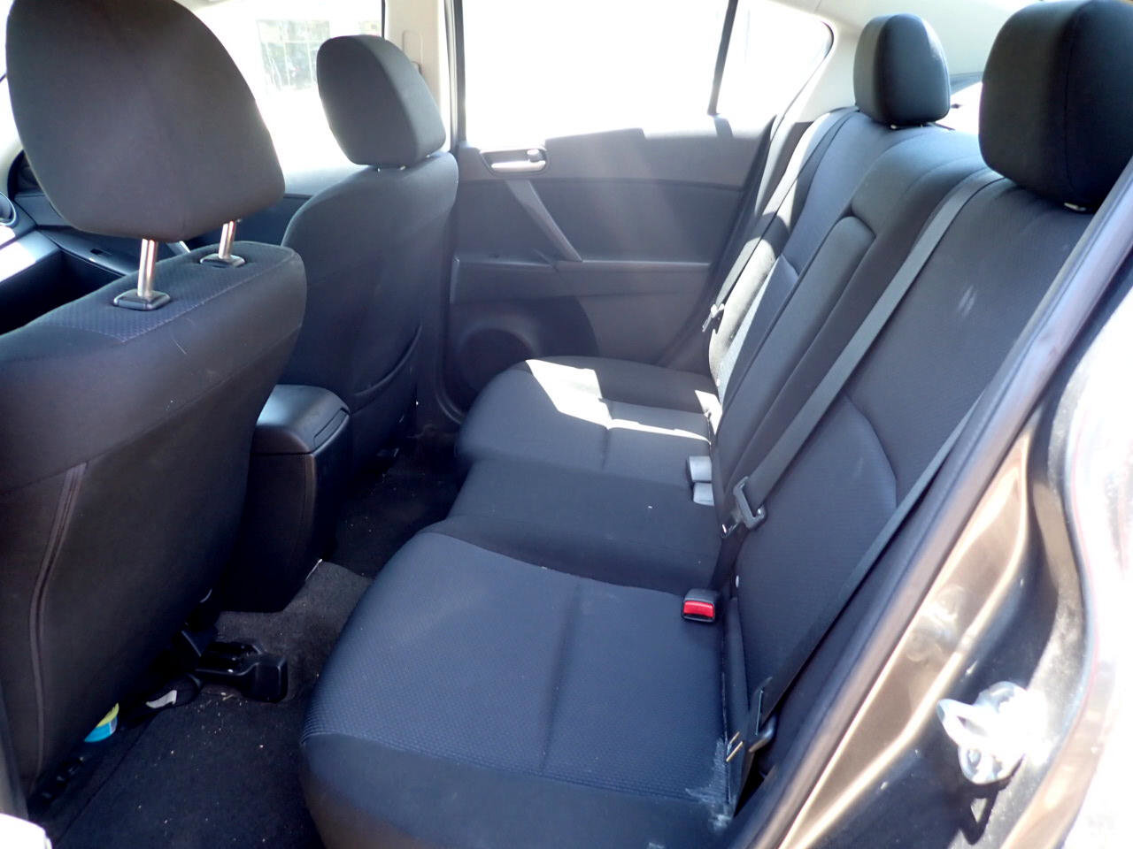 Used 2011 MAZDA MAZDA3 i Touring image 24