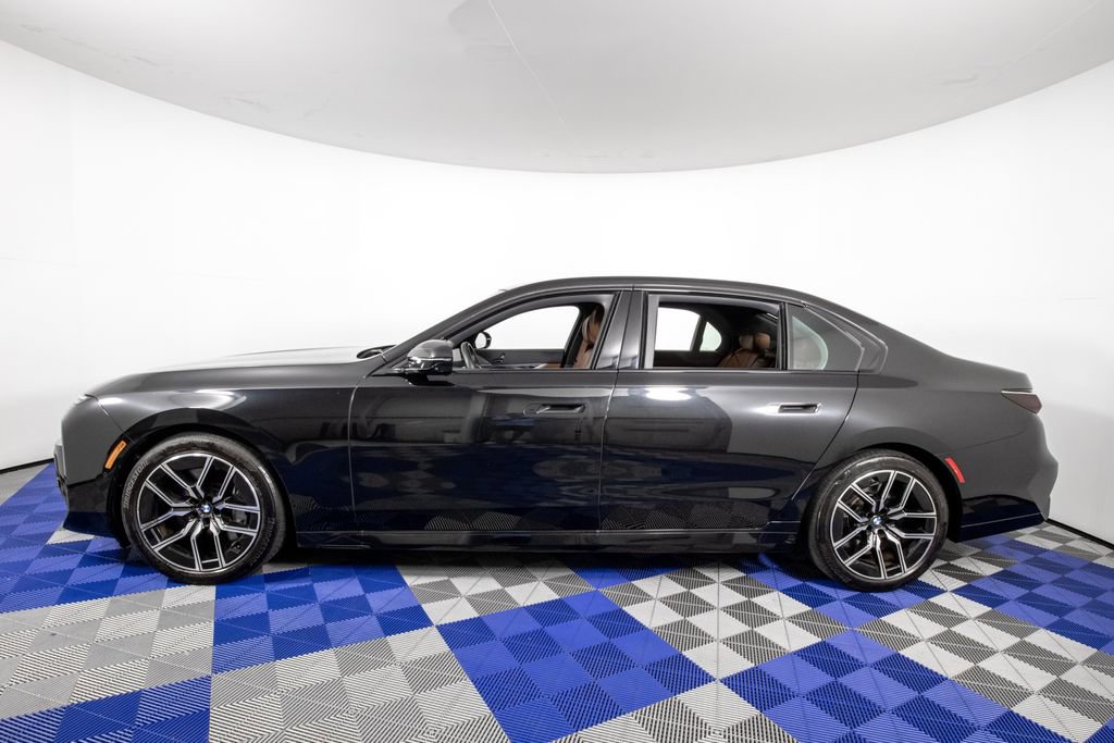 Used 2024 BMW 760i xDrive AWD/4WD image 8