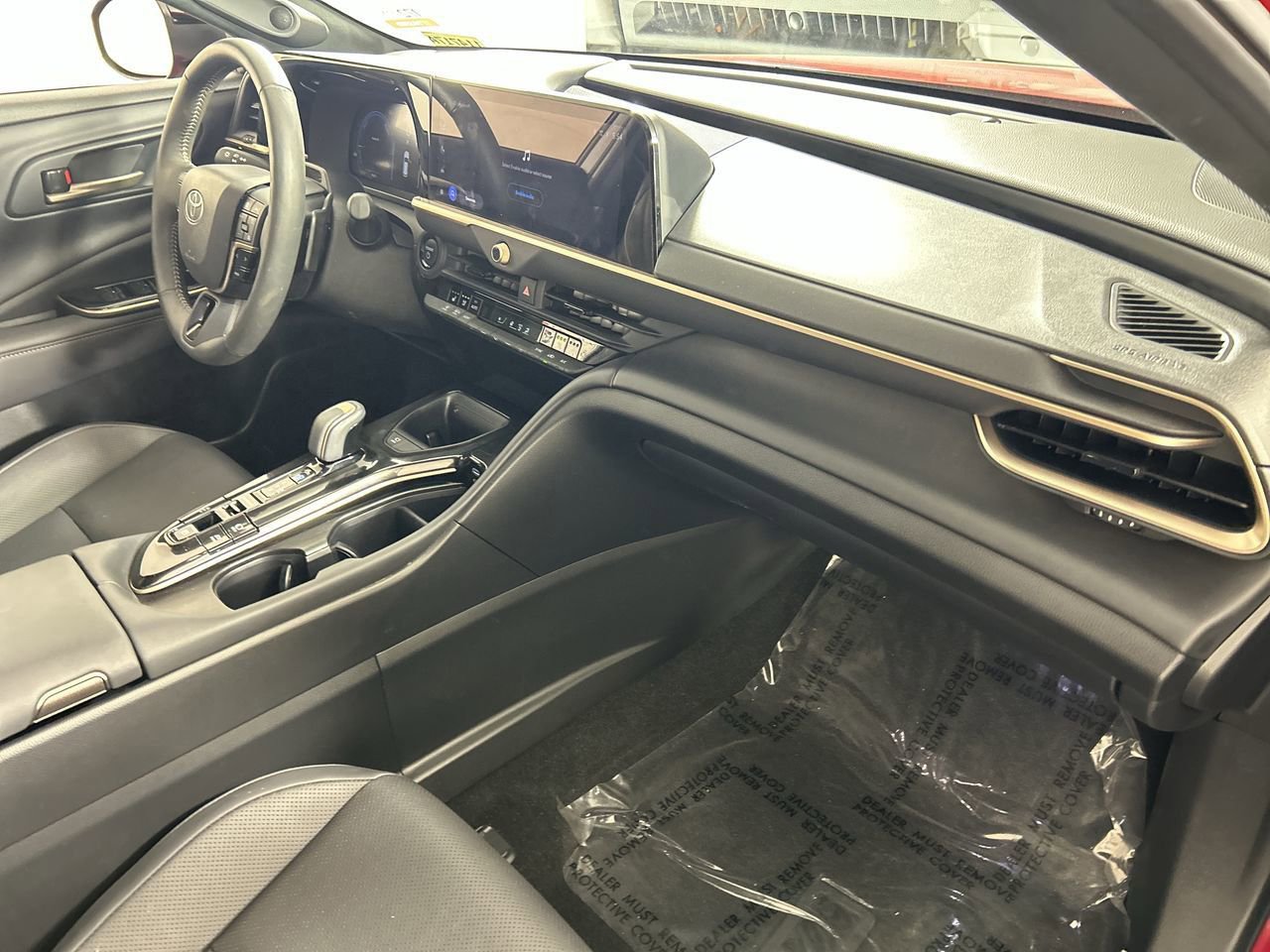 Used 2025 Toyota Crown Signia w/ Advanced Technology Package AWD/4WD image 27
