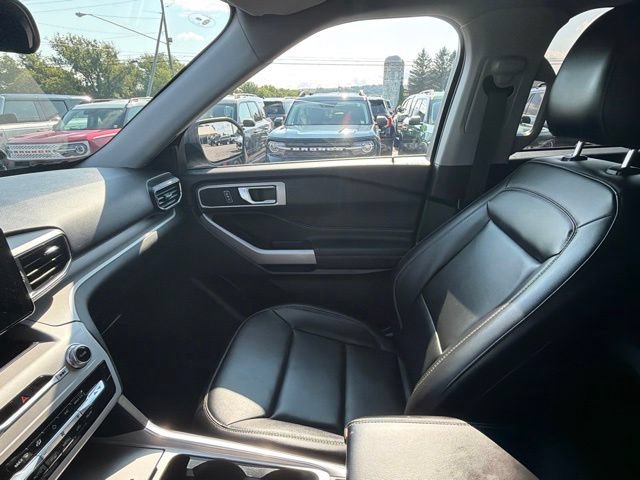 Used 2024 Ford Explorer XLT w/ Equipment Group 202A AWD/4WD image 26