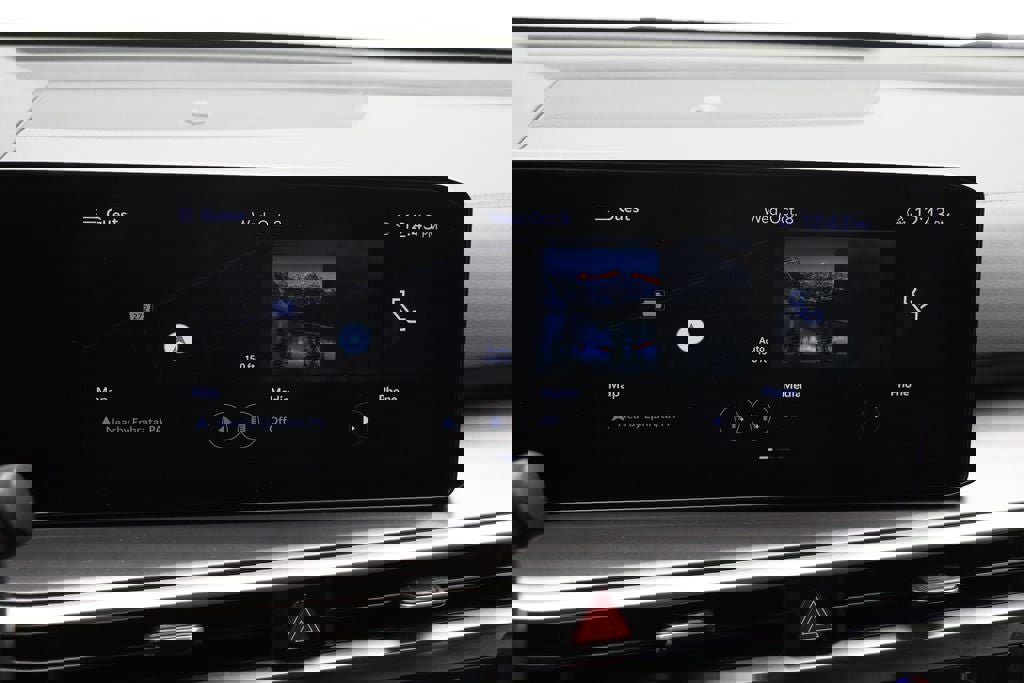 Used 2024 Kia Sorento S image 22