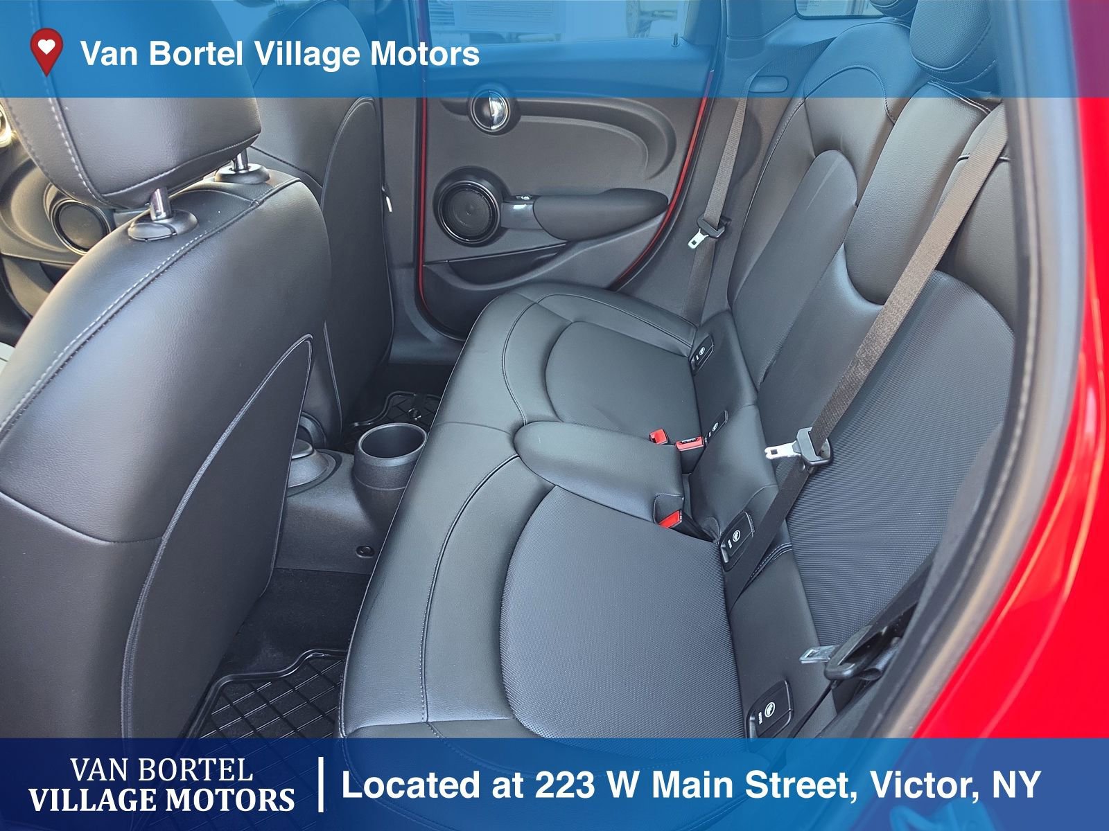 Used 2022 MINI Cooper 4-Door Hardtop image 19