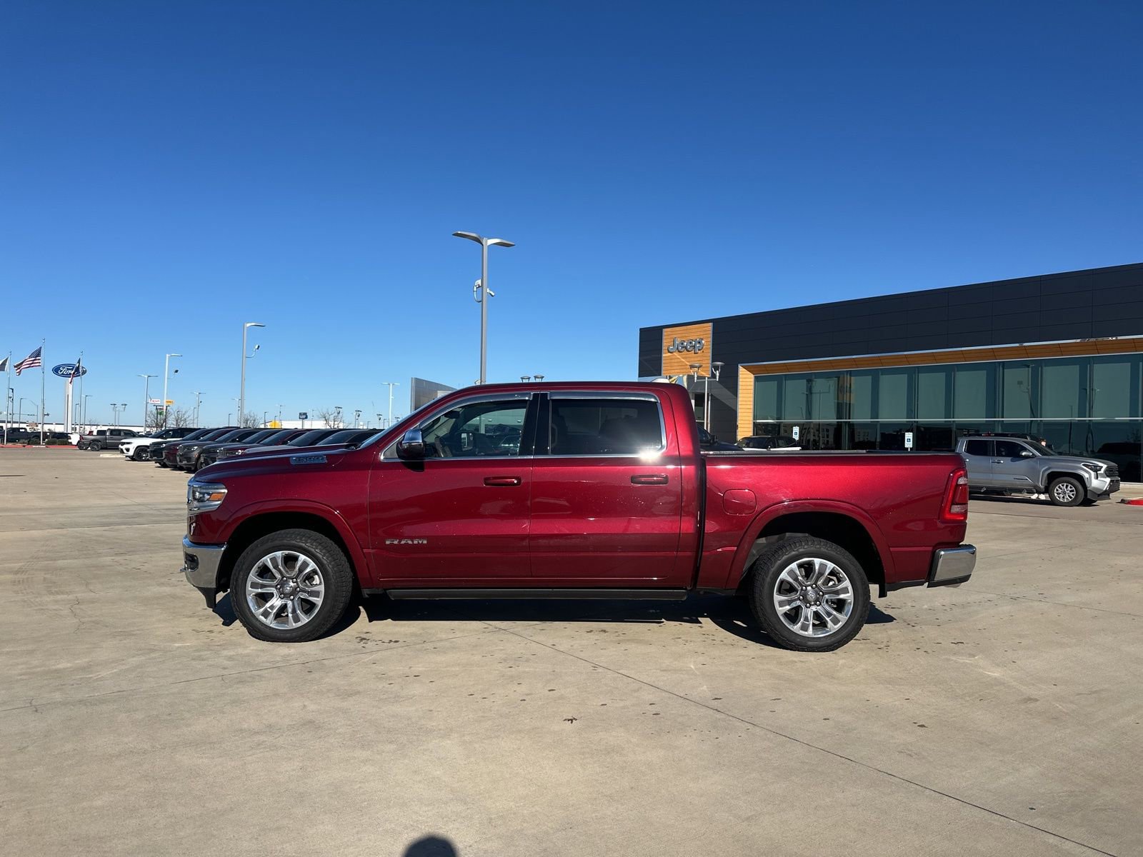 Used 2024 RAM 1500 Limited image 2