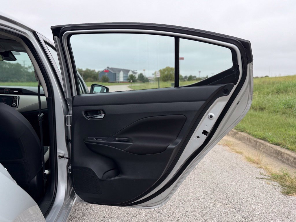 Used 2021 Nissan Versa SV FWD image 39