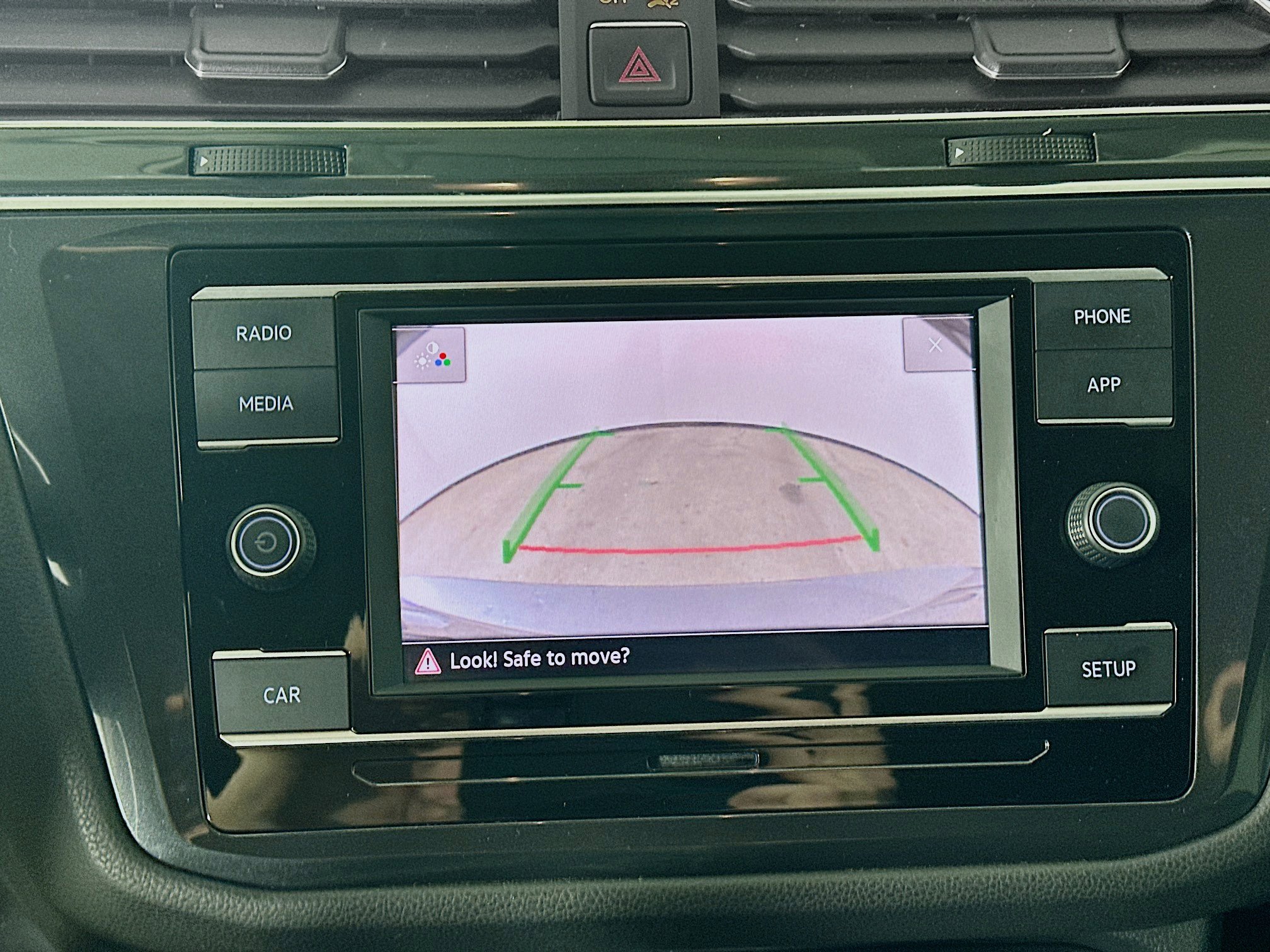 Used 2018 Volkswagen Tiguan S image 17