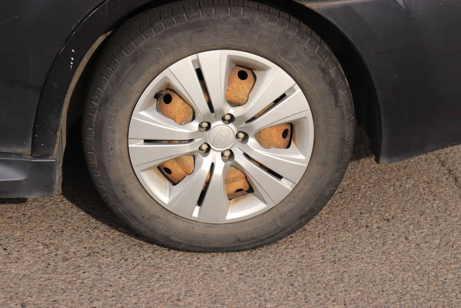 Used 2010 Subaru Legacy 2.5i AWD/4WD image 9