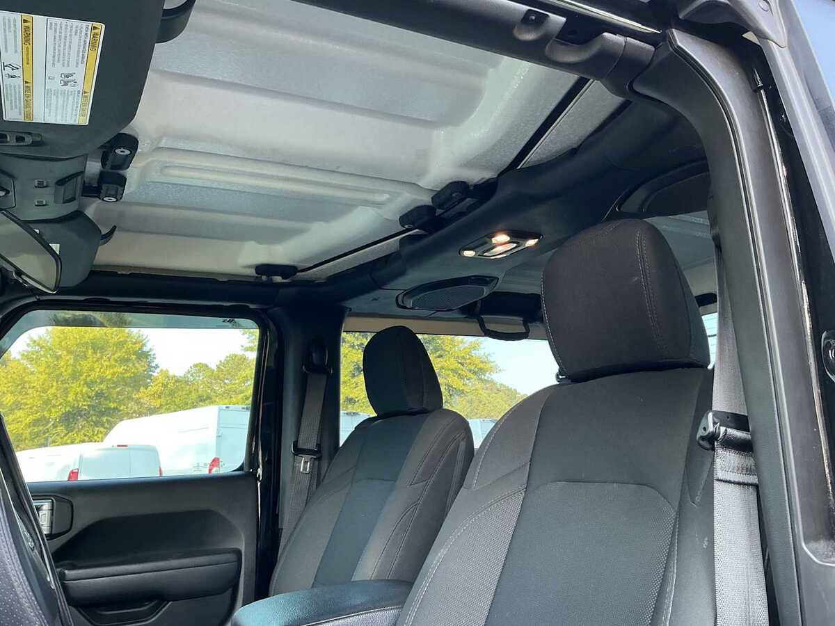 Used 2022 Jeep Wrangler Sport AWD/4WD image 23