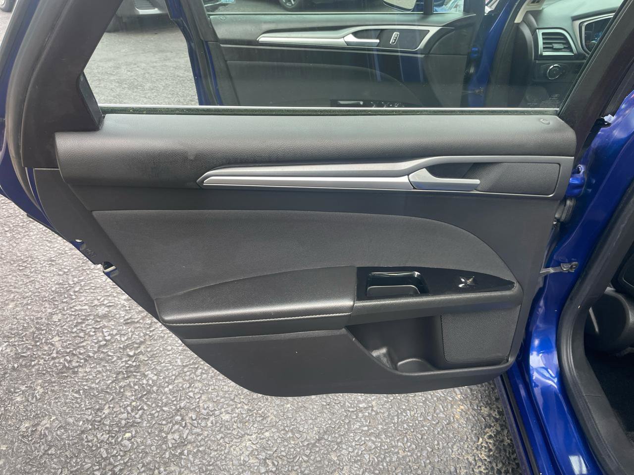 Used 2016 Ford Fusion SE image 27