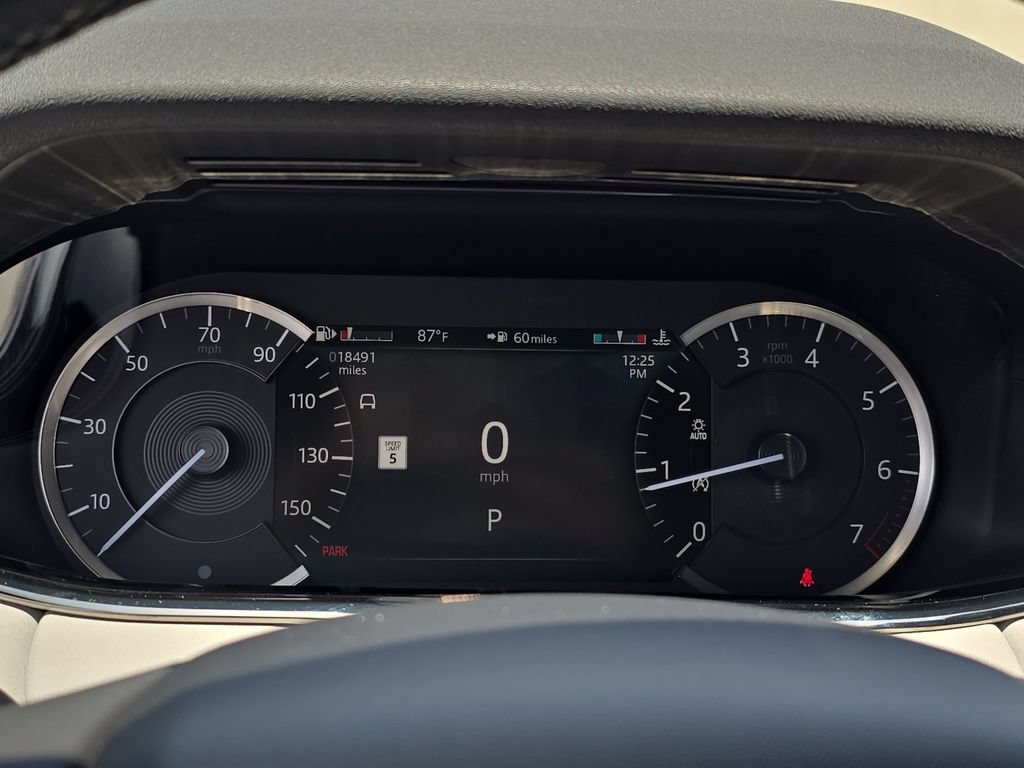 Certified 2023 Land Rover Range Rover Evoque R-Dynamic SE AWD/4WD image 19