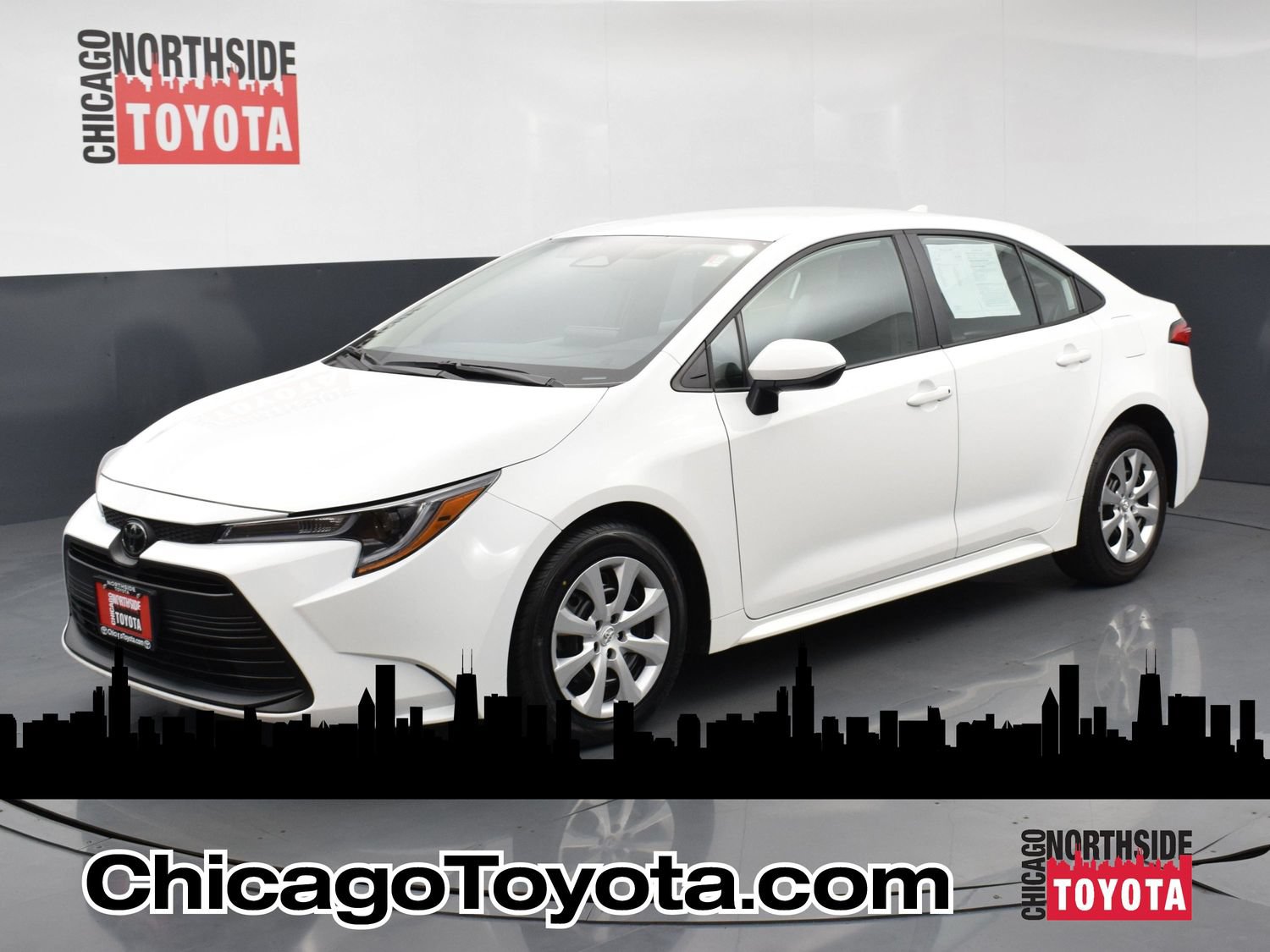 Used 2025 Toyota Corolla LE FWD image 1