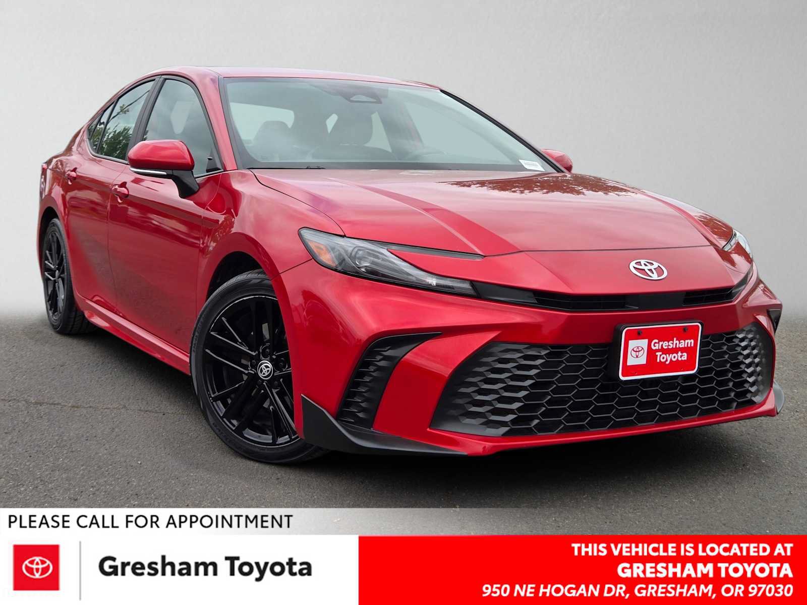 Certified 2025 Toyota Camry SE FWD image 1