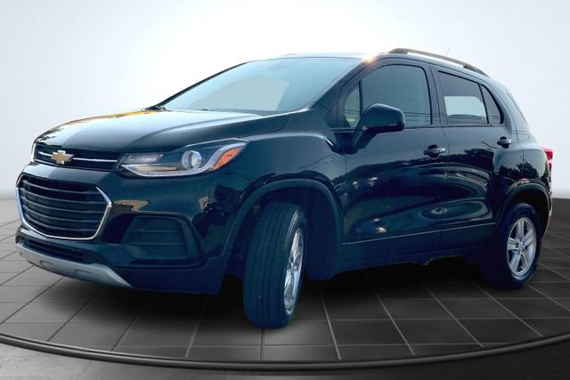 Used 2021 Chevrolet Trax LT w/ Driver Confidence Package image 3