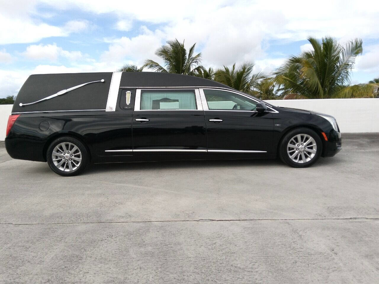 Used 2015 Cadillac XTS Hearse image 4