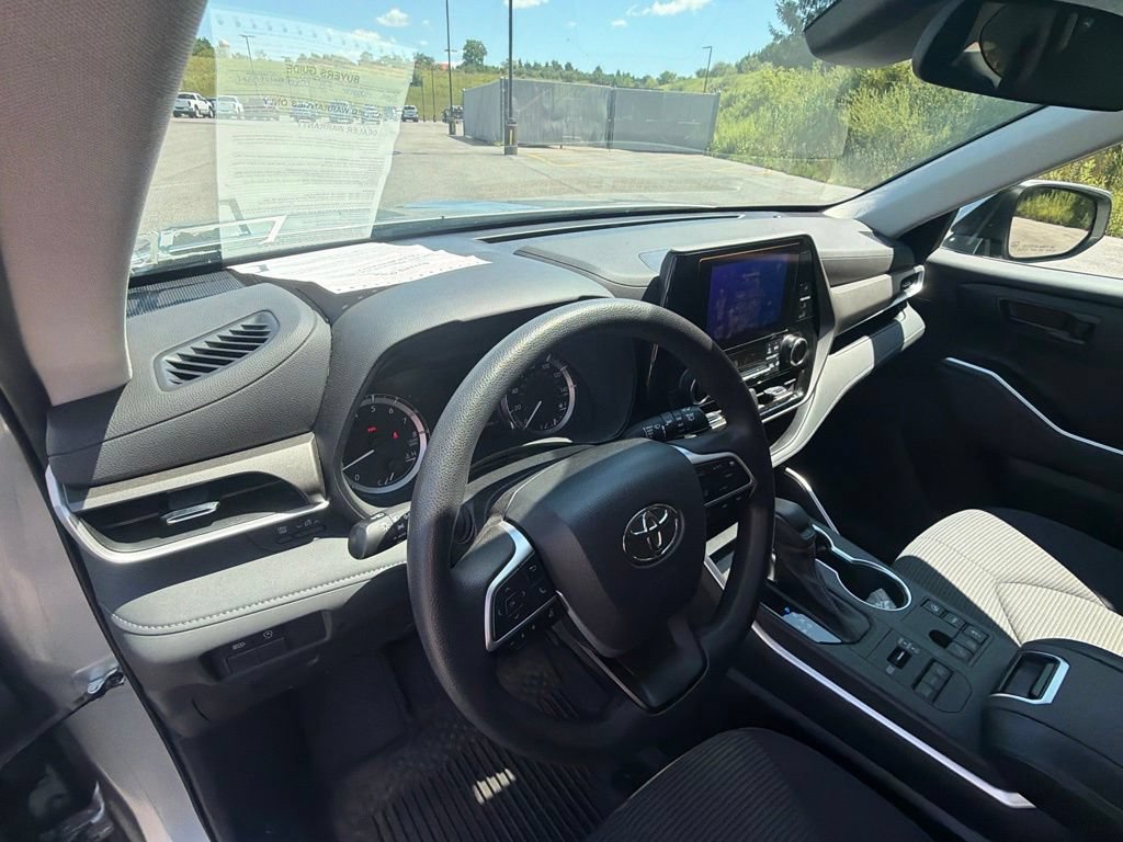 Used 2023 Toyota Highlander L AWD/4WD image 9