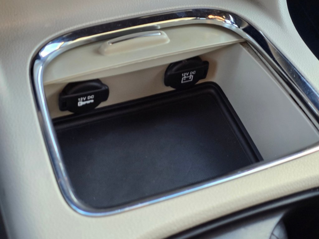 Used 2020 Dodge Grand Caravan SXT FWD image 10