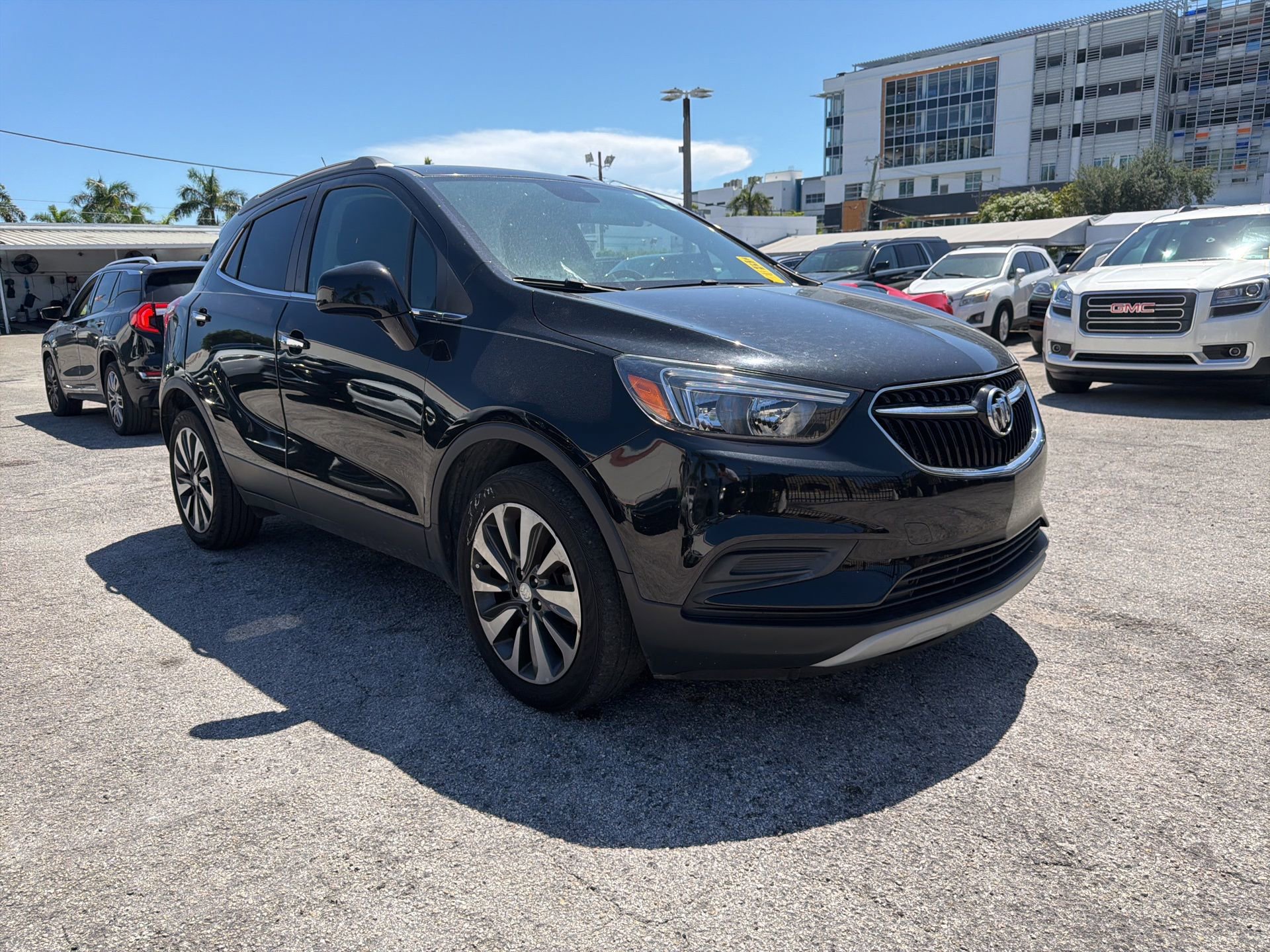 Used 2022 Buick Encore Preferred w/ Safety Package FWD image 3