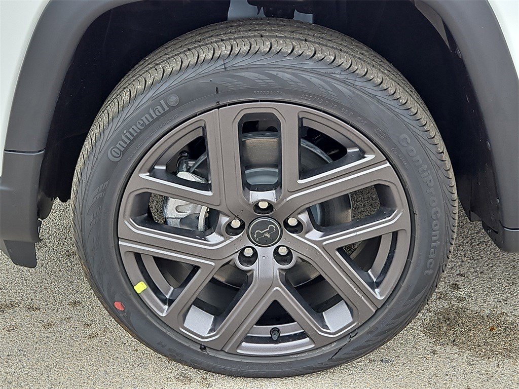 New 2026 Jeep Compass Latitude image 13