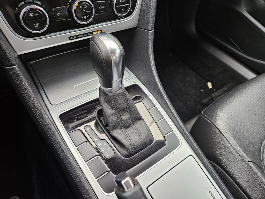 Used 2012 Volkswagen Passat 2.5 SE image 29