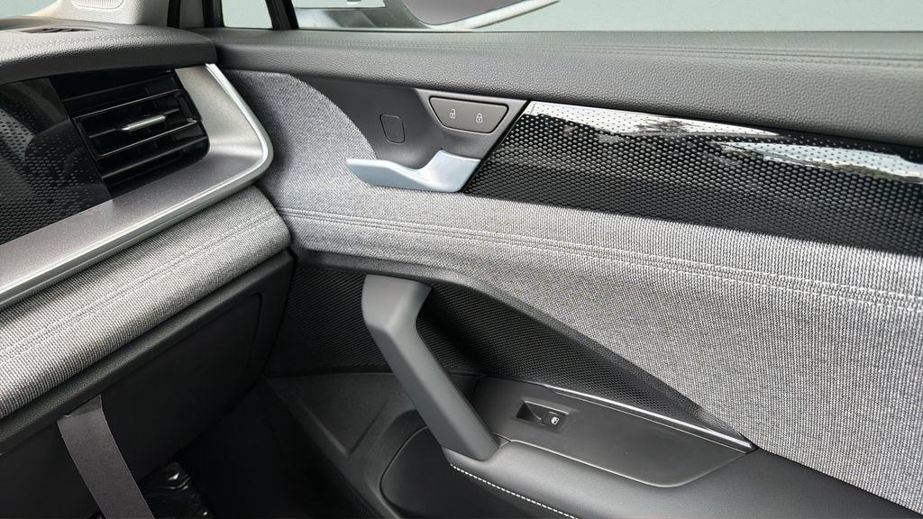New 2026 Volkswagen Tiguan S FWD image 15