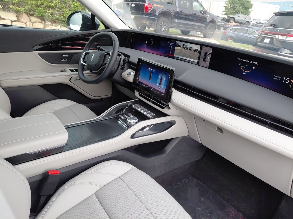 New 2026 Lincoln Nautilus Premier w/ Equipment Group 102A AWD/4WD image 36