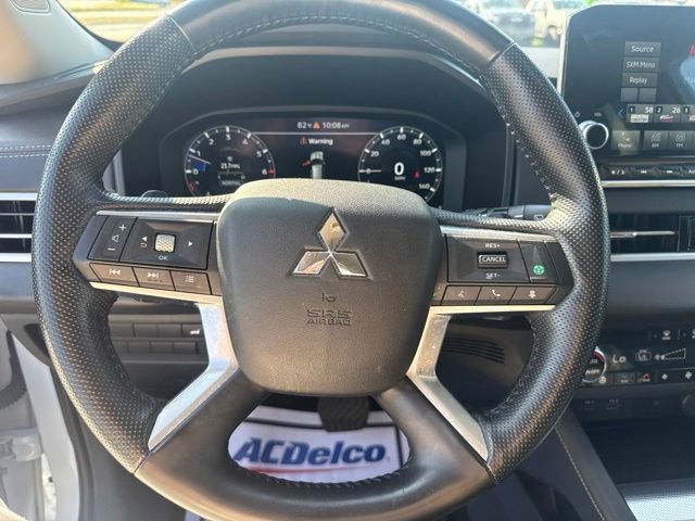 Used 2024 Mitsubishi Outlander SEL AWD/4WD image 17