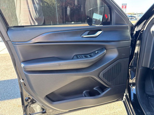 Used 2024 Jeep Grand Cherokee L Altitude AWD/4WD image 33
