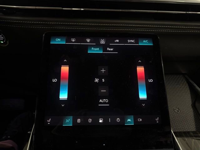 Certified 2025 Cadillac Escalade Luxury image 19