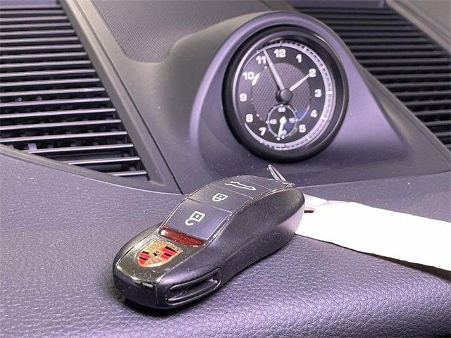 Used 2025 Porsche Macan image 47