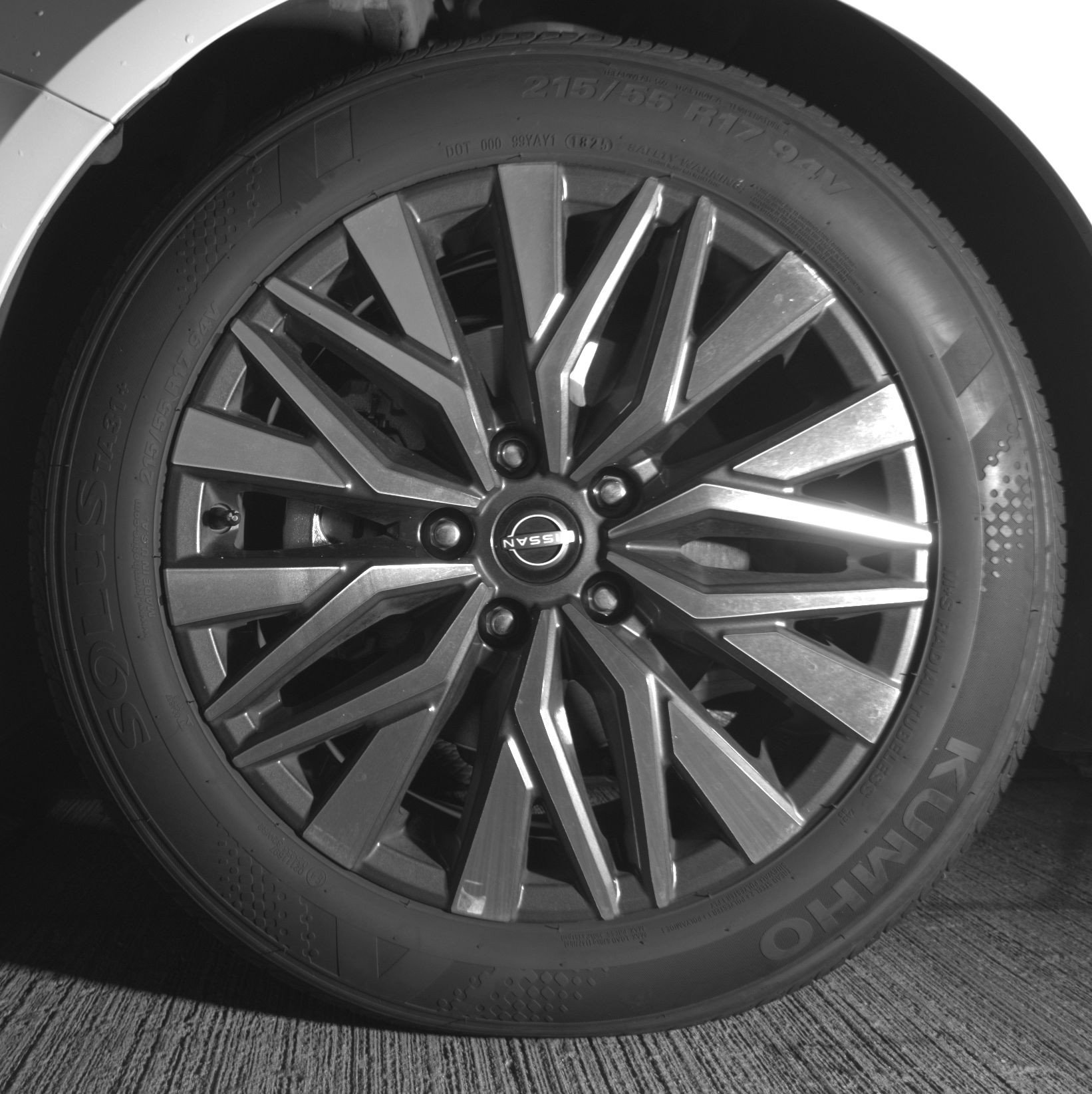 Used 2025 Nissan Altima 2.5 SV FWD image 12