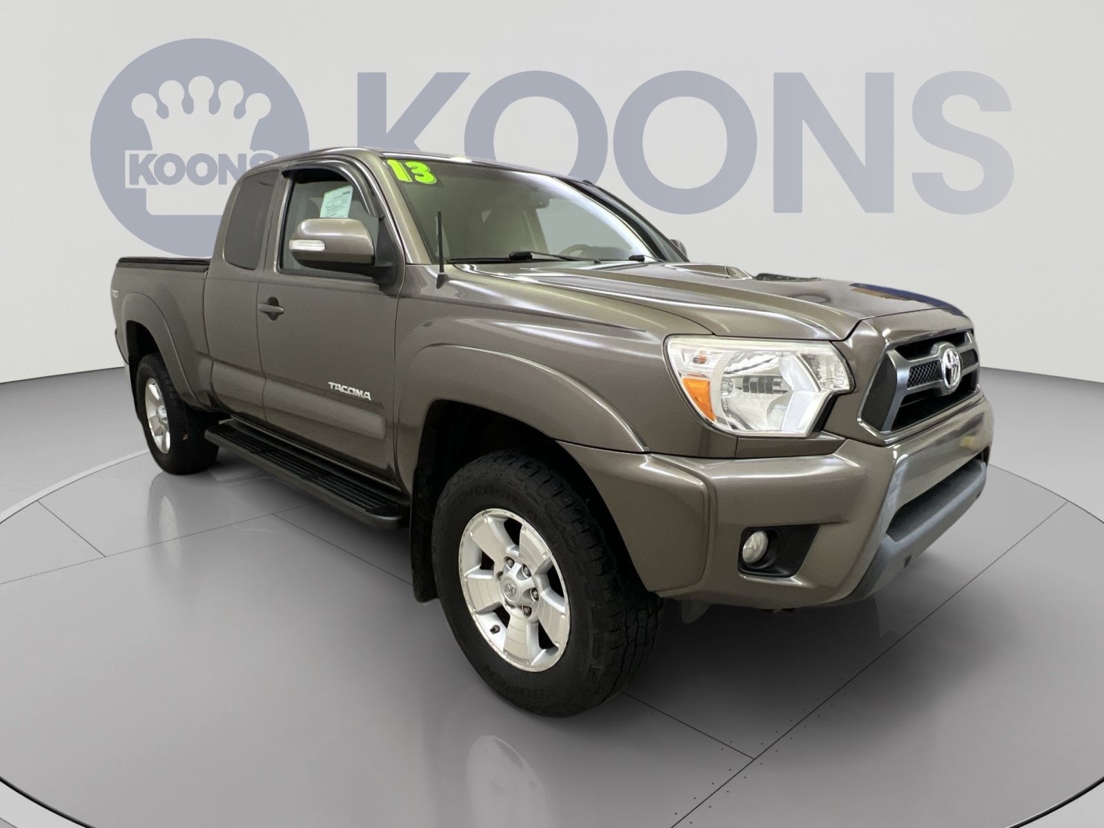 Used 2013 Toyota Tacoma 4x4 Access Cab V6 w/ TRD Sport Pkg image 2