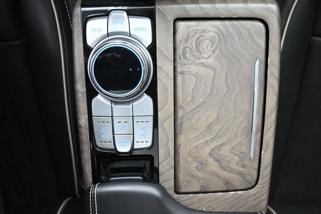 Used 2022 Genesis G90 5.0 Ultimate AWD/4WD image 18