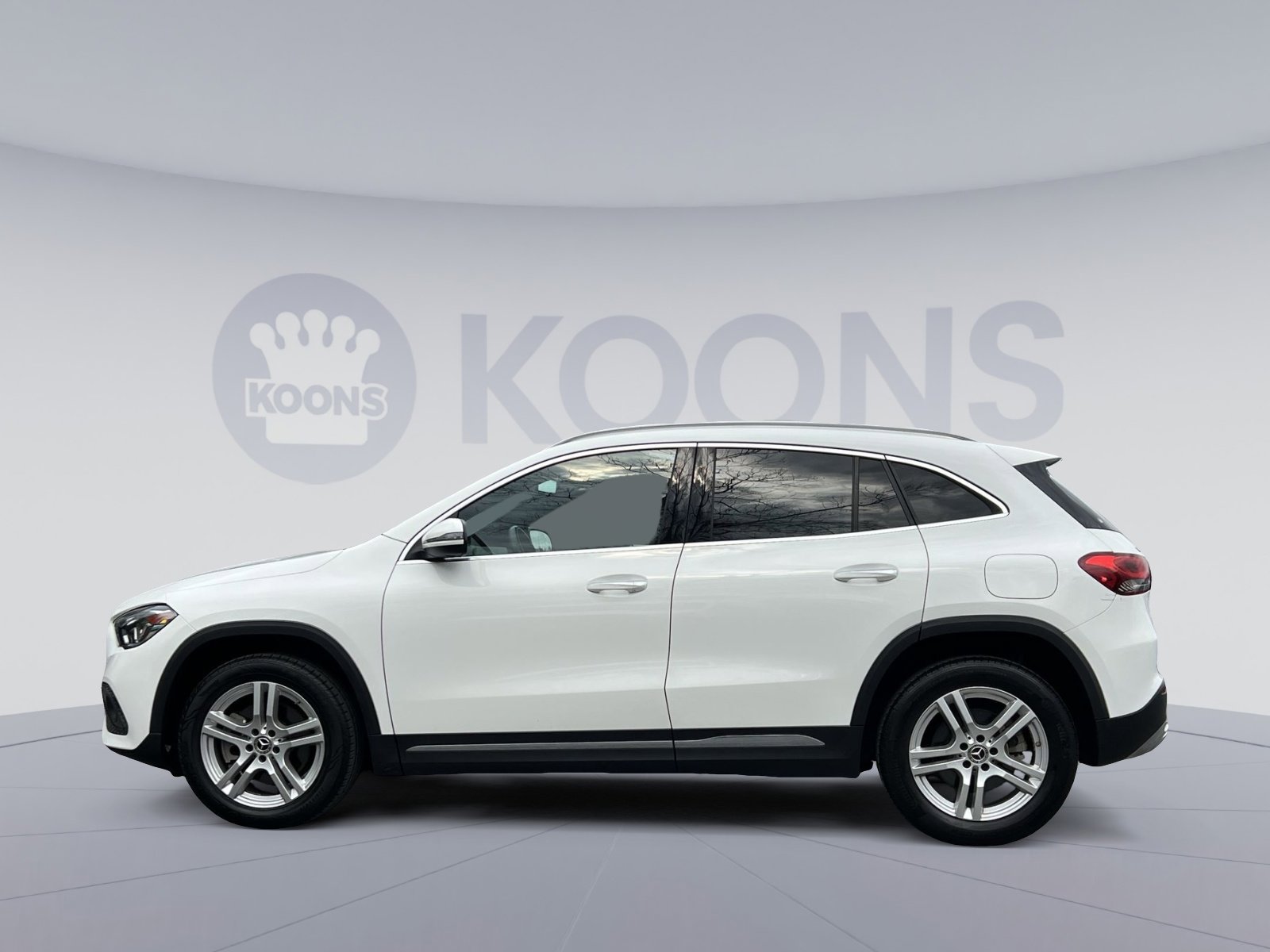 Used 2021 Mercedes-Benz GLA 250 w/ Premium Package image 2