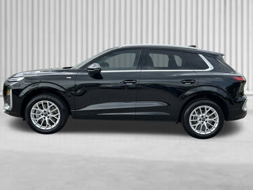 New 2026 Audi Q3 quattro 2.0T AWD/4WD image 2