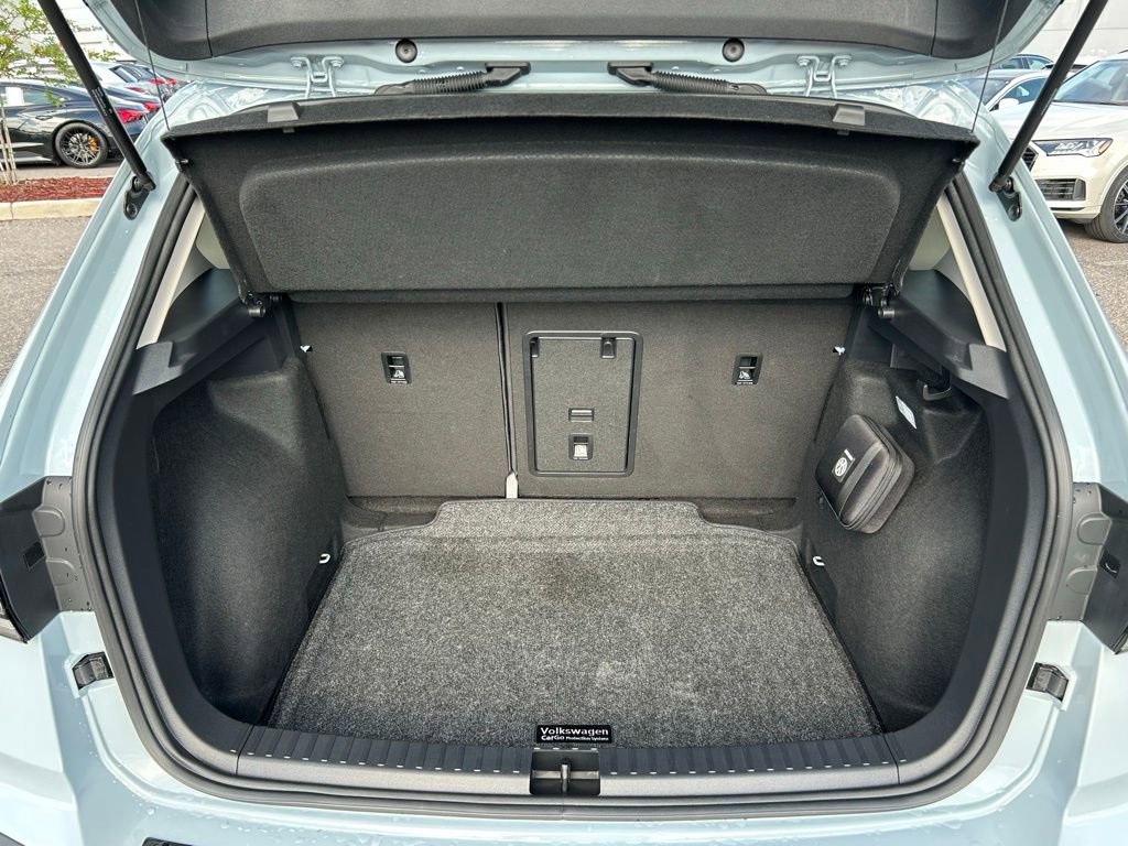 Used 2025 Volkswagen Taos SE image 50