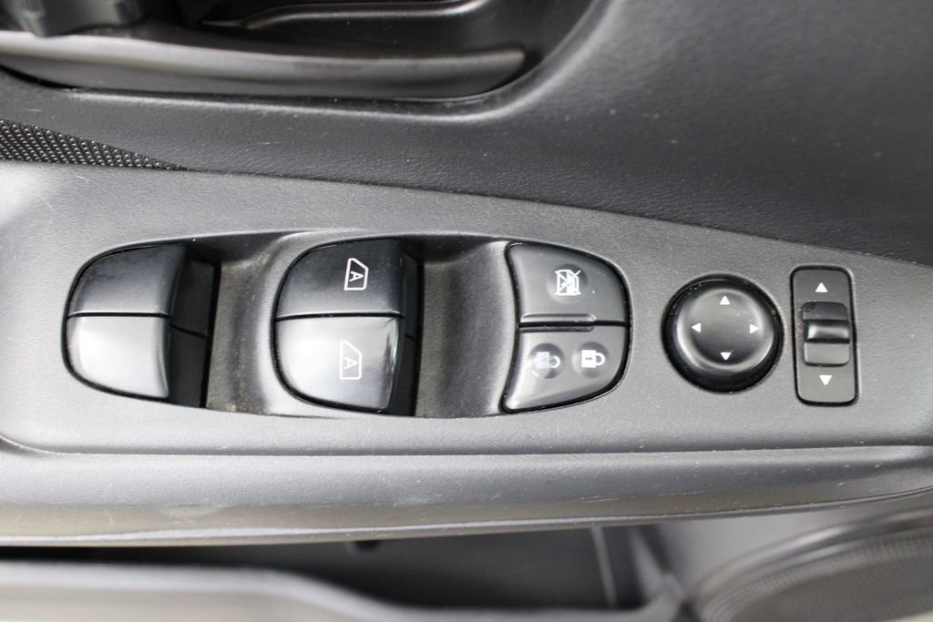 Used 2023 Nissan Kicks S FWD image 17