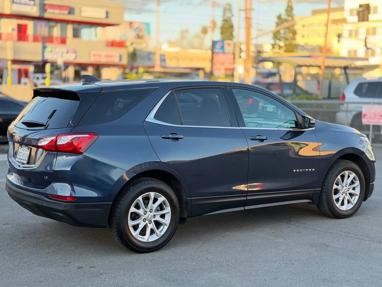 Used 2018 Chevrolet Equinox LT image 18